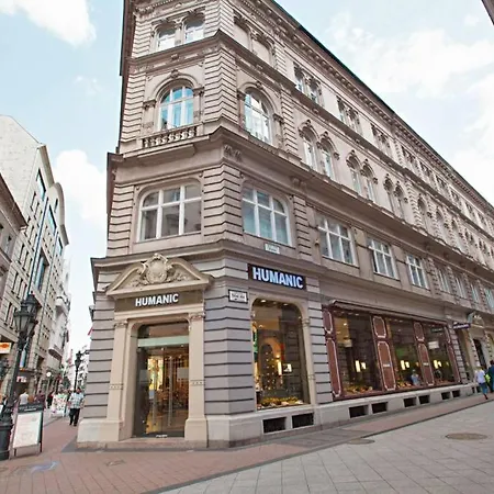 Artapart Luxury And Art In - A1 Apartment